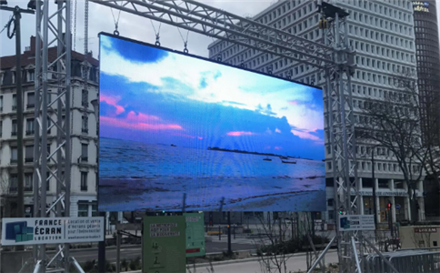 如何解決戶外全彩花屏故障？ |  成都戶外全彩屏